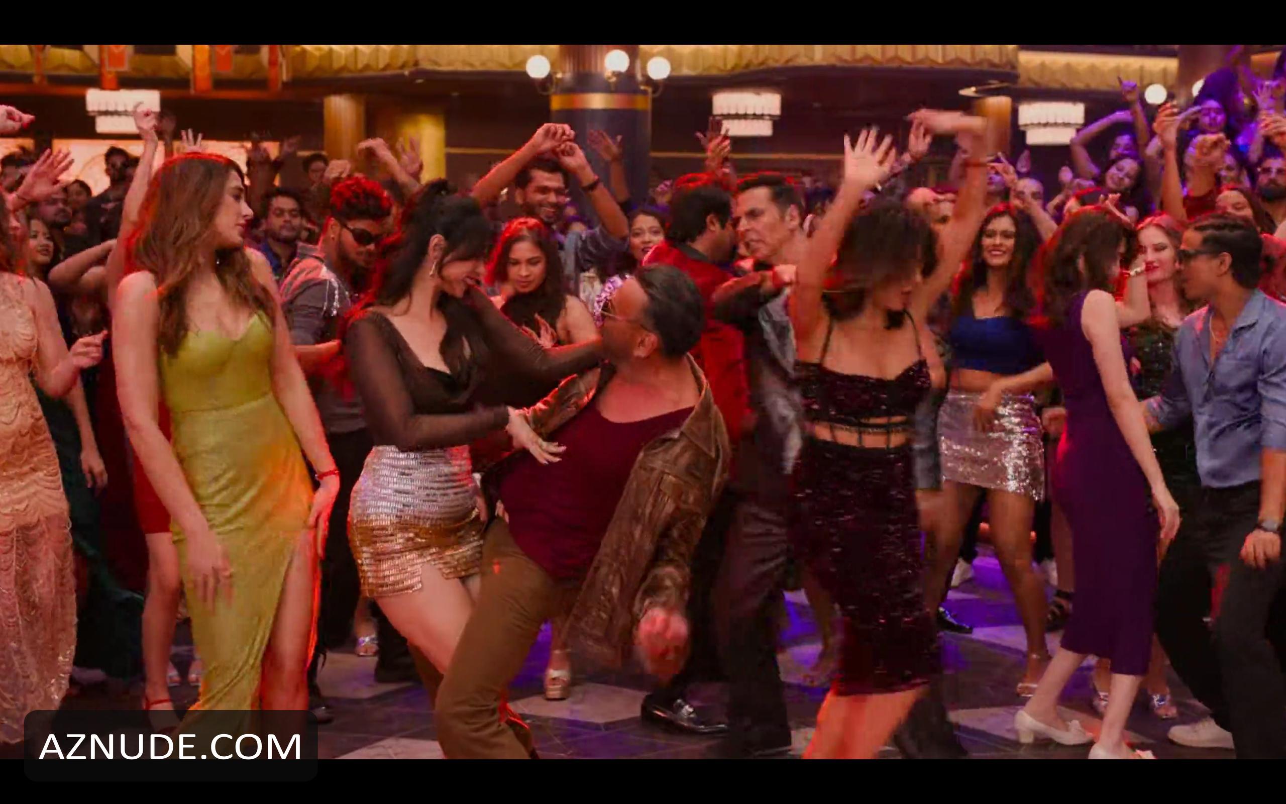 Soundarya Sharma in Housefull 4, photo 245