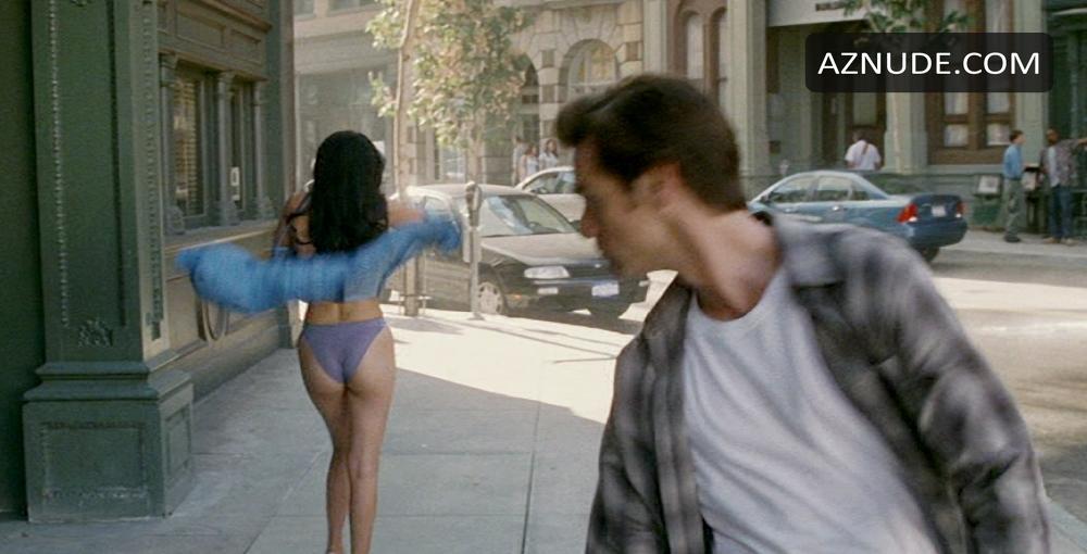 Rina Fernandez in Bruce Almighty, photo 1