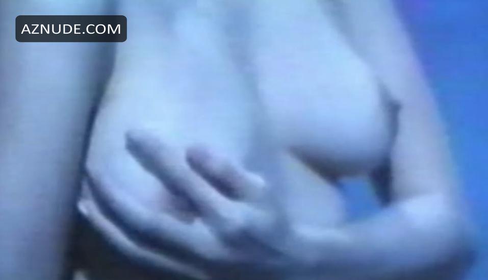 Amy Yip in Erotic Ghost Story, photo 1