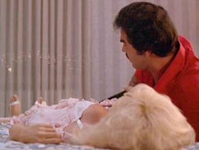 Loni Anderson in Stroker Ace, photo 8