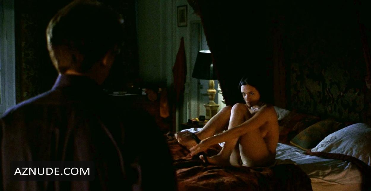 Asia Argento in B. Monkey, photo 1