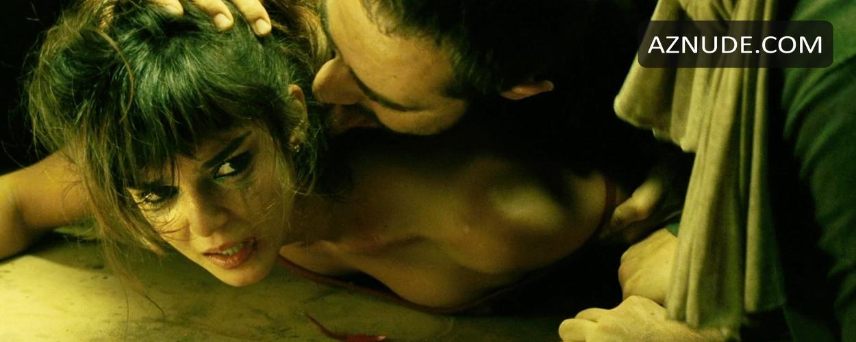 Clara Lago in I Want You, photo 8