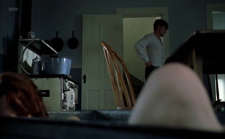 Elizabeth Reaser in Sweet Land, photo 12