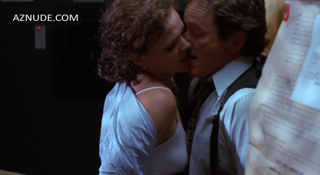 Dina Meyer in Wild Things: Diamonds In The Rough, photo 6