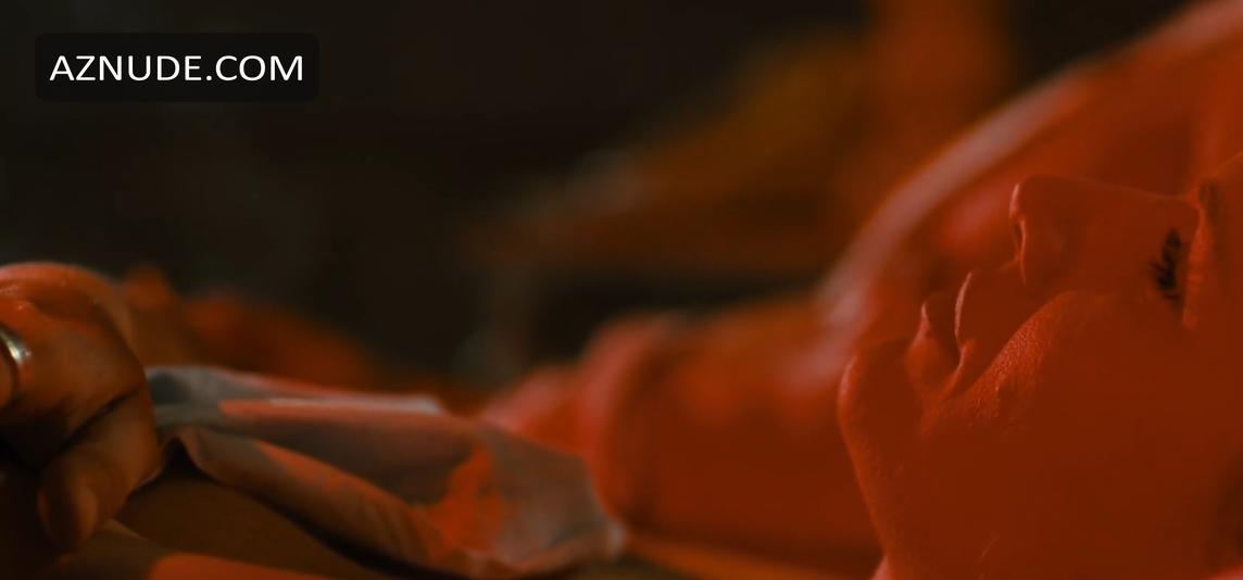 Kelly Lynch in Cold Around the Heart, photo 9