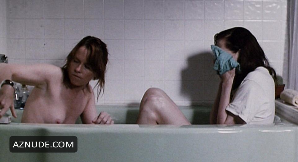 Amy Madigan in Female Perversions, photo 5