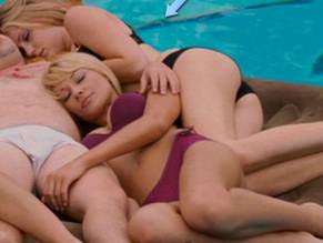Diora Baird in Accepted, photo 15