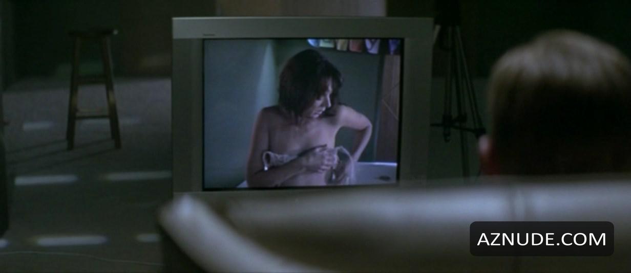 Helen Buday in Alexandra's Project, photo 45