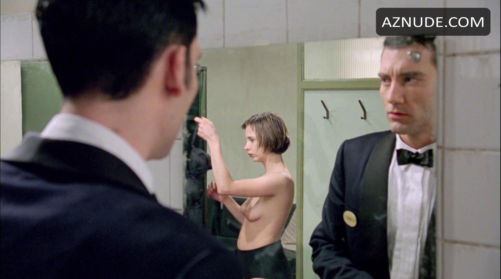 Kate Hardie in Croupier, photo 2