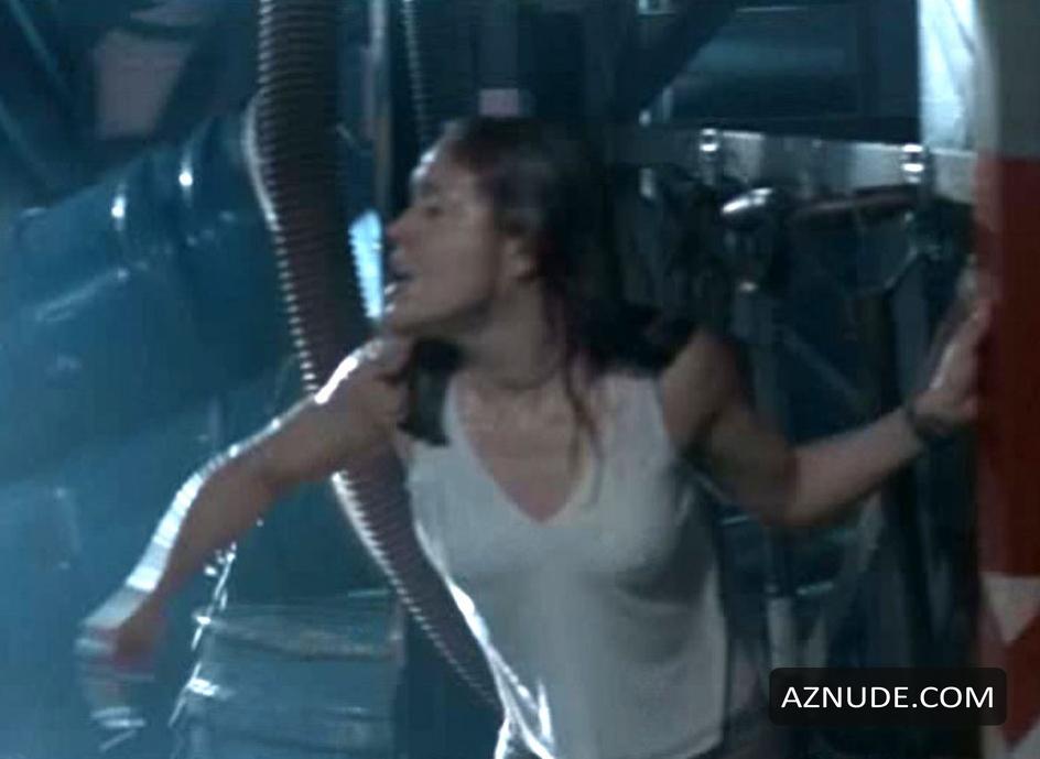 Alyssa Milano in Diamond Hunters, photo 3