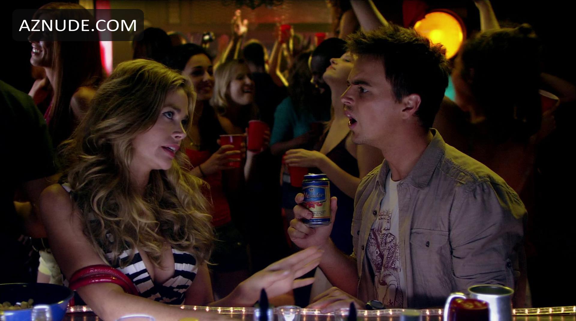 Denise Richards in Blue Mountain State (2010-2012), photo 1