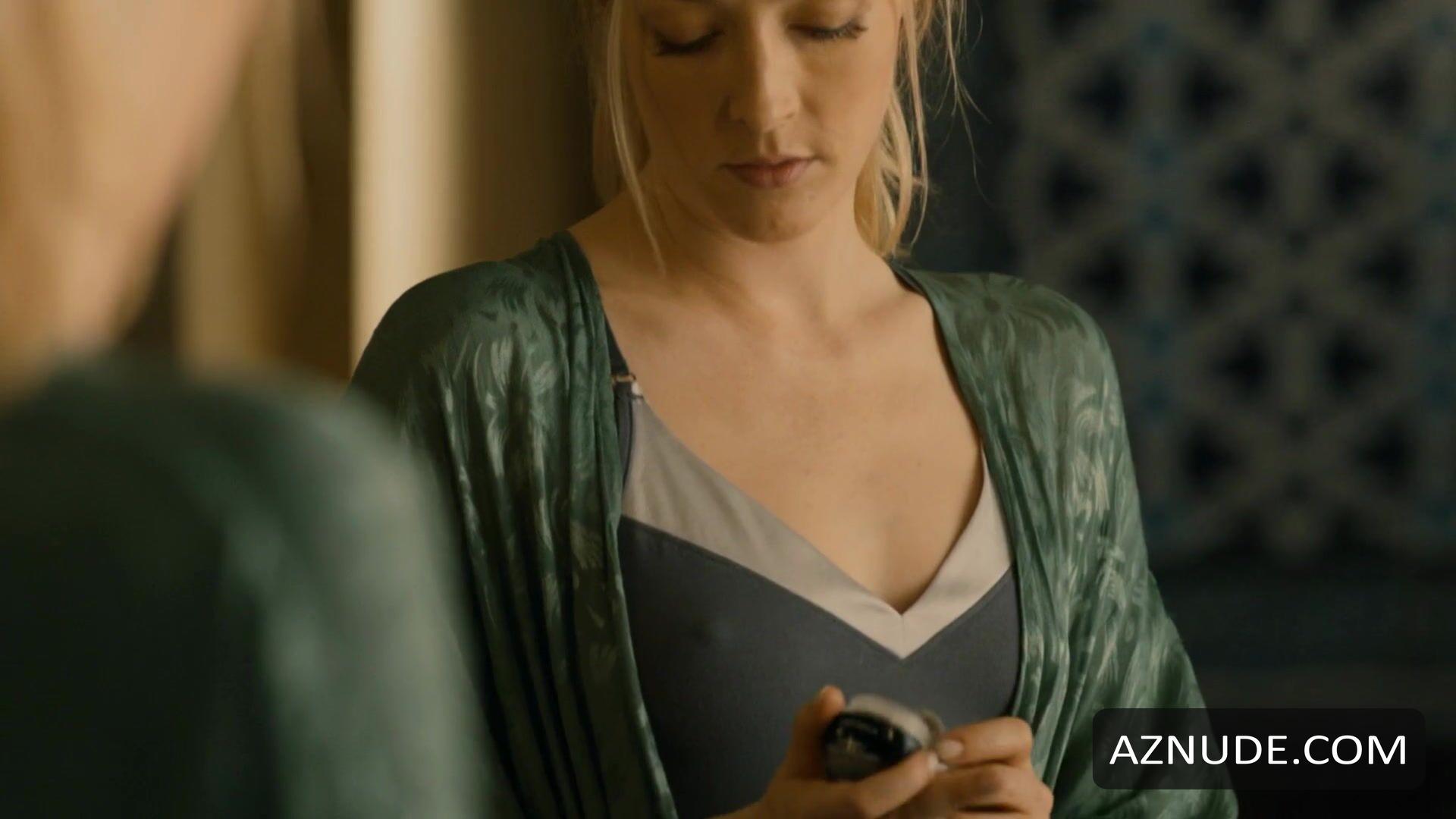 Jennifer Finnigan in Tyrant, photo 16