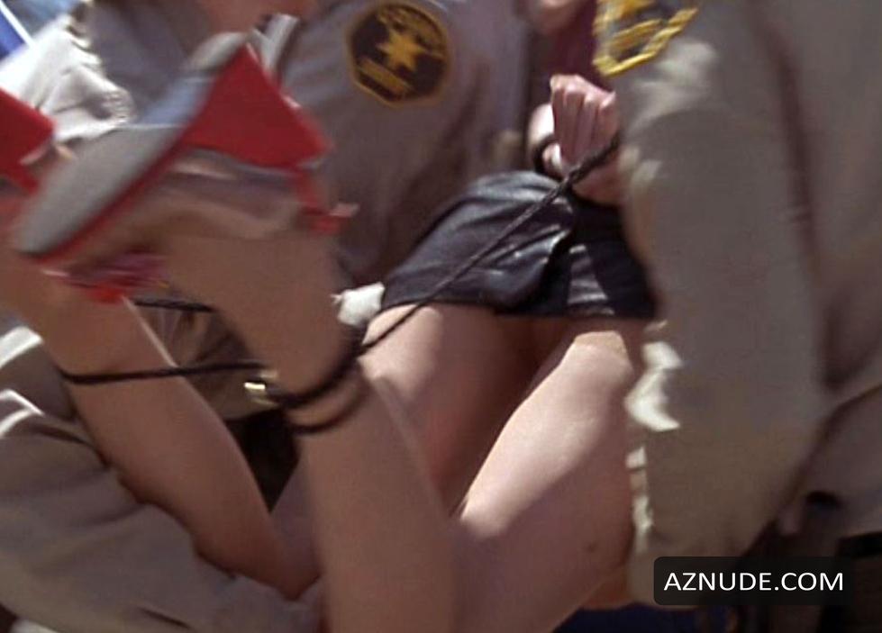 Amanda Plummer in Freeway, photo 7