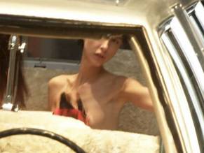 Laura Cieplik in Mood Indigo, photo 6