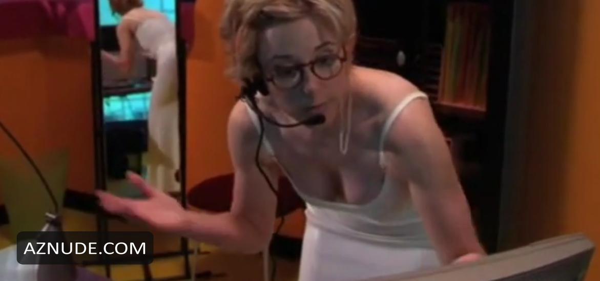 Leah Lail in V.i.p., photo 21