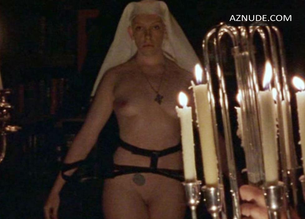 Toni Collette in 81/2 Women, photo 3