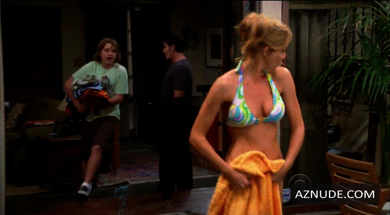 Tricia Helfer in Two And A Half Men, photo 1