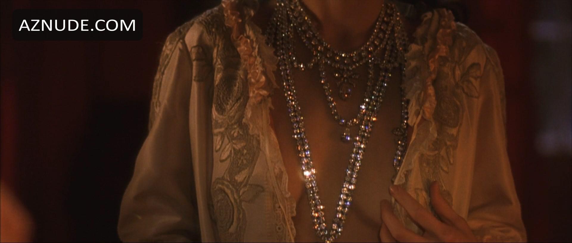 Hilary Swank in The Affair Of The Necklace, photo 29