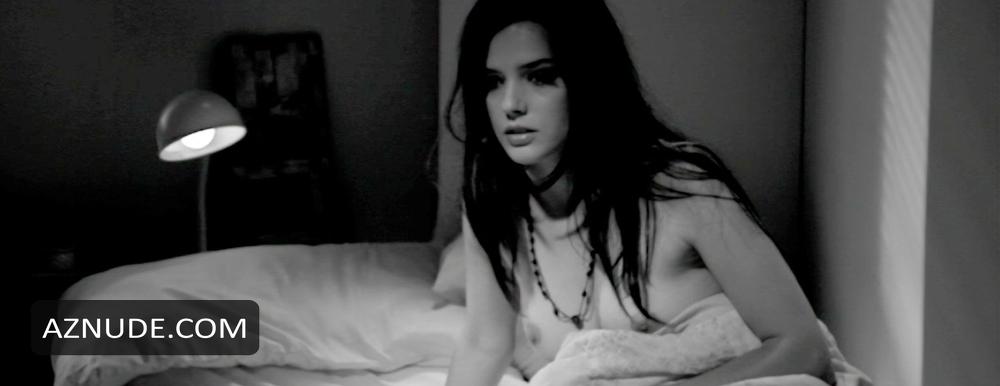 Roxane Mesquida in Kaboom, photo 6