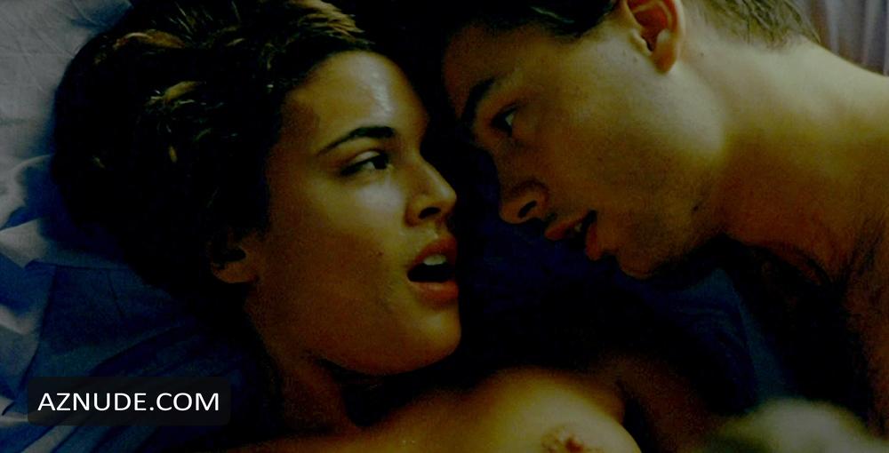 Adriana Ugarte in 3some, photo 12