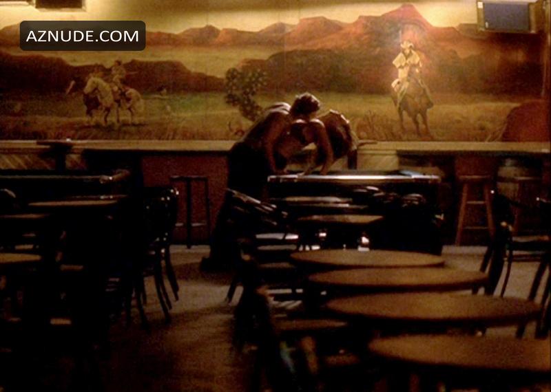 Angie Everhart in Wicked Minds (2006-2009), photo 5