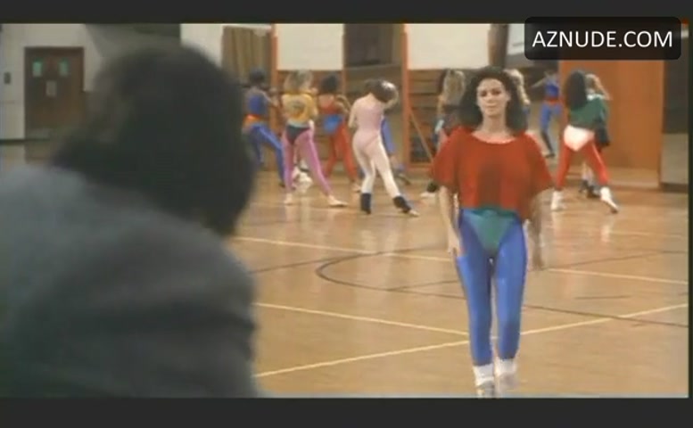 Meredith Salenger in Dream A Little Dream, photo 2
