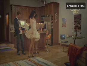 Krysten Ritter in How To Make Love To A Woman, photo 17