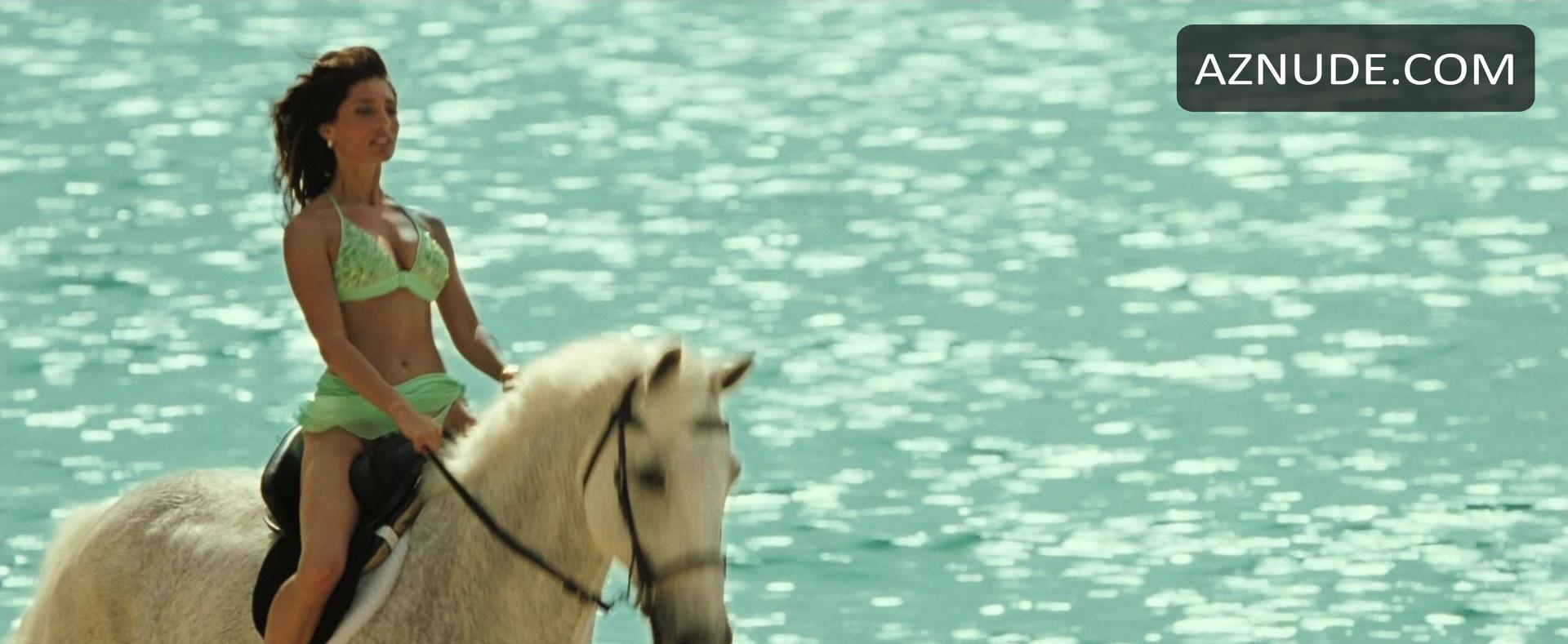 Caterina Murino in Casino Royale, photo 1