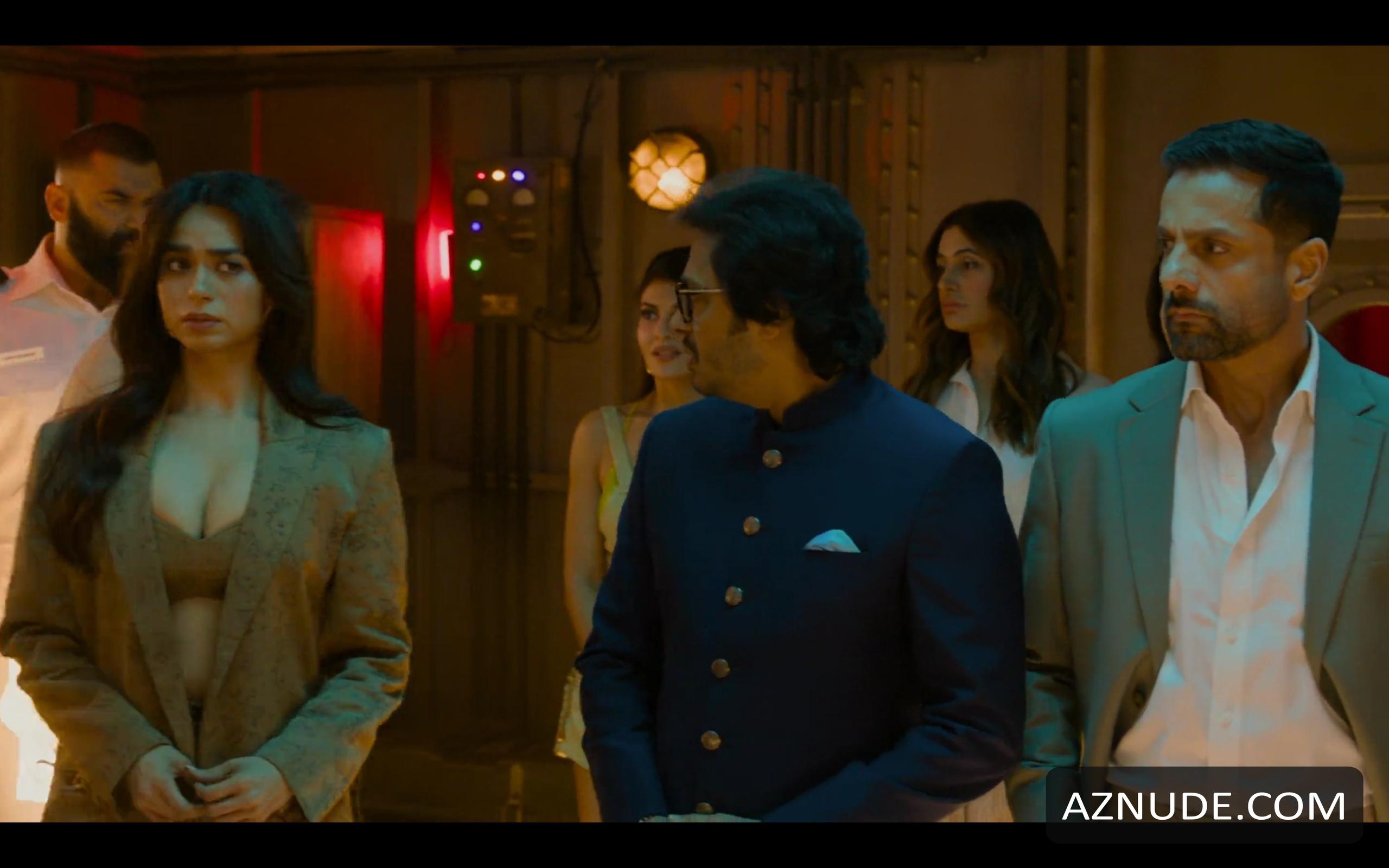 Soundarya Sharma in Housefull 4, photo 29