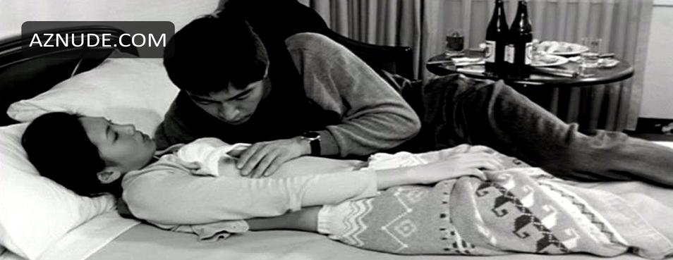 Eun-joo Lee in Virgin Stripped Bare by Her Bachelors, photo 2