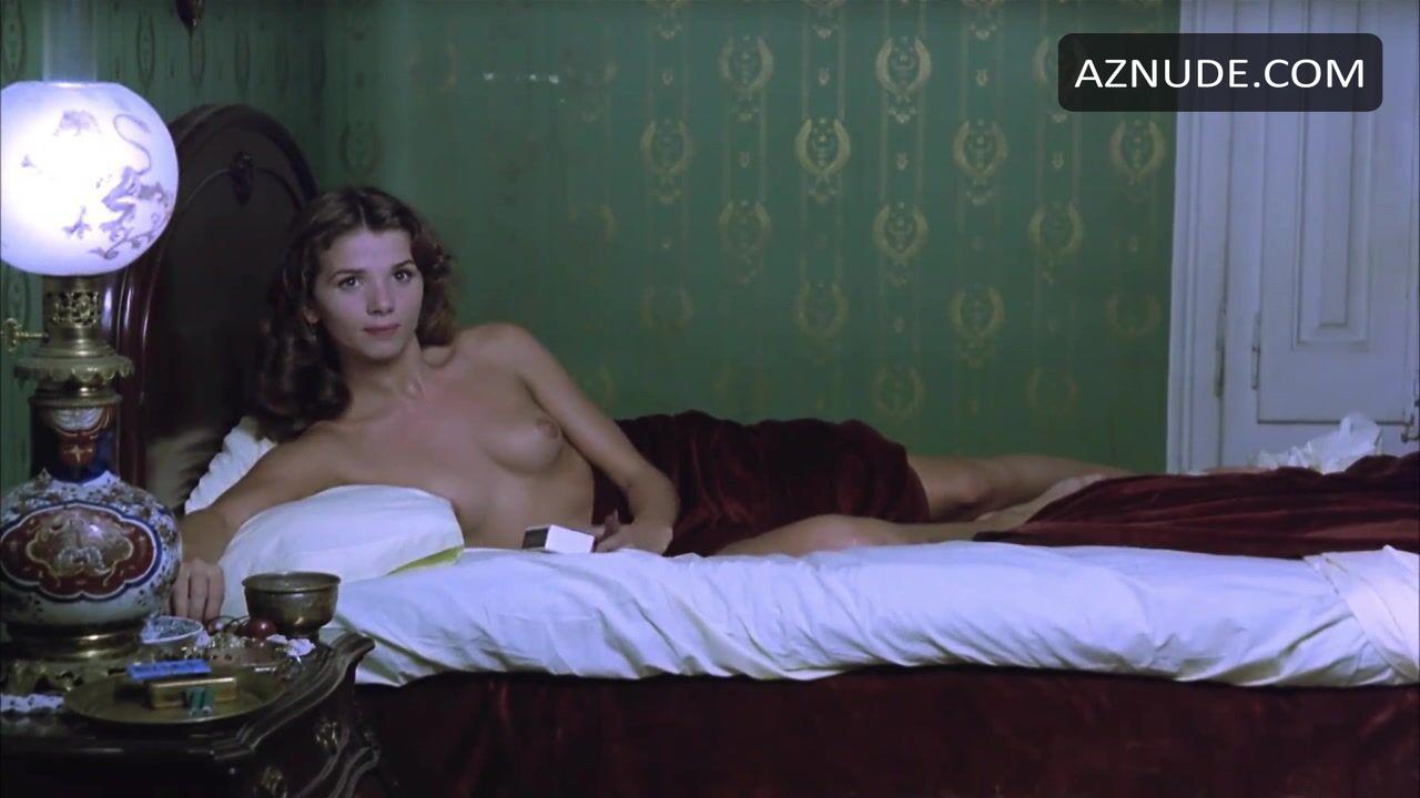 Victoria Abril in La muchacha de las bragas de oro, photo 55