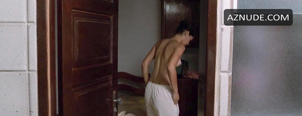 Clebia Sousa in Neighbouring Sounds, photo 1