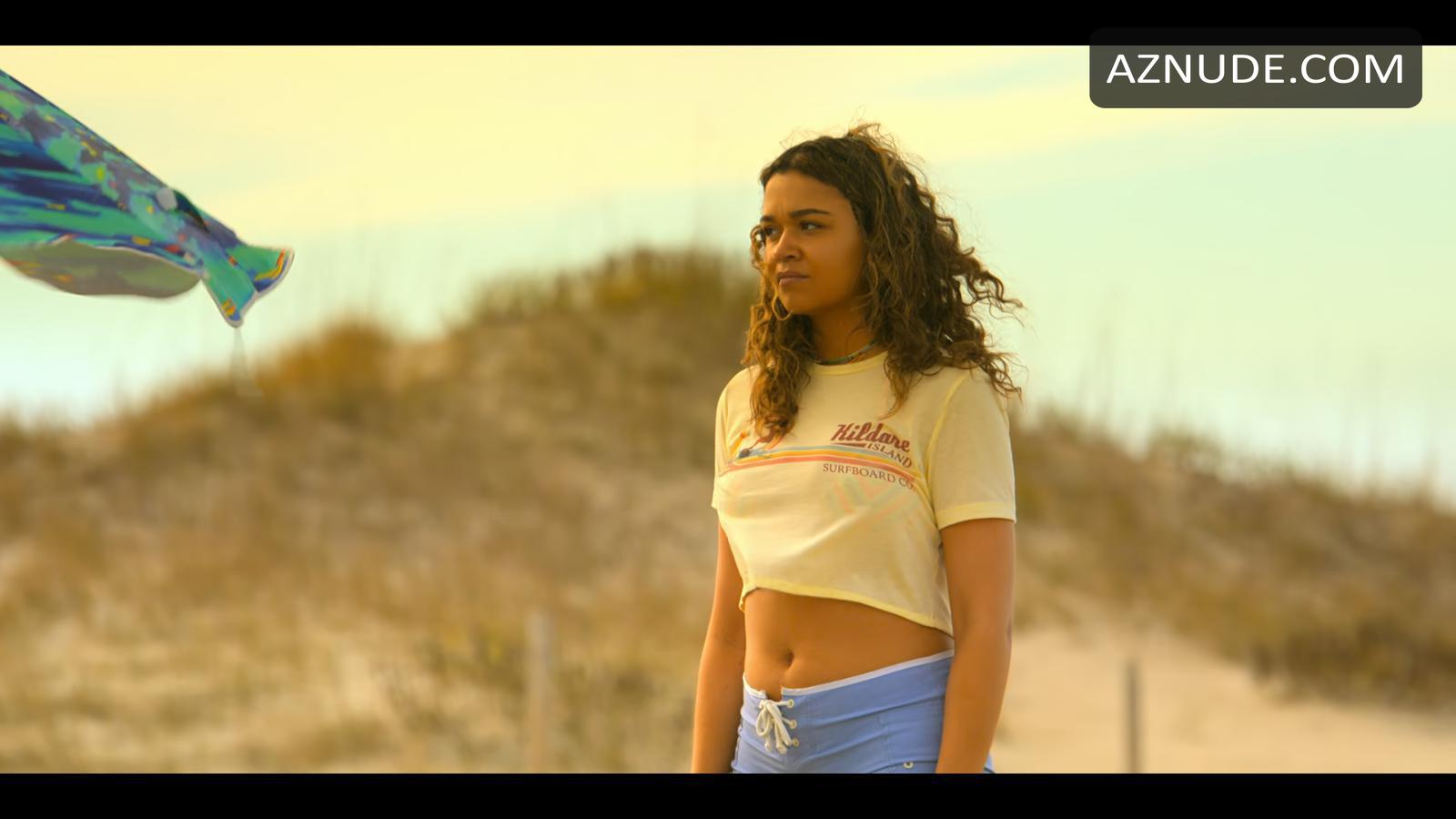 Madison Bailey in Outer Banks (2020-), photo 8