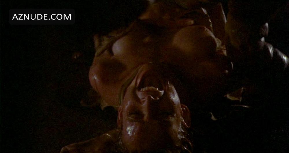 Taaffe O'Connell in Galaxy of Terror, photo 1