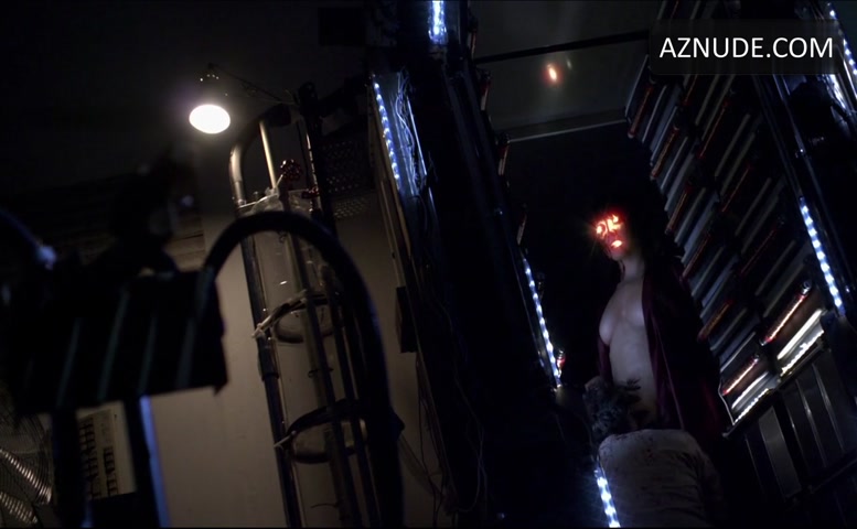 Marian Alvarez in V/h/s: Viral, photo 4