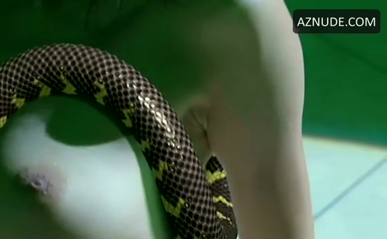 Aya Sugimoto in Flower and Snake, photo 4