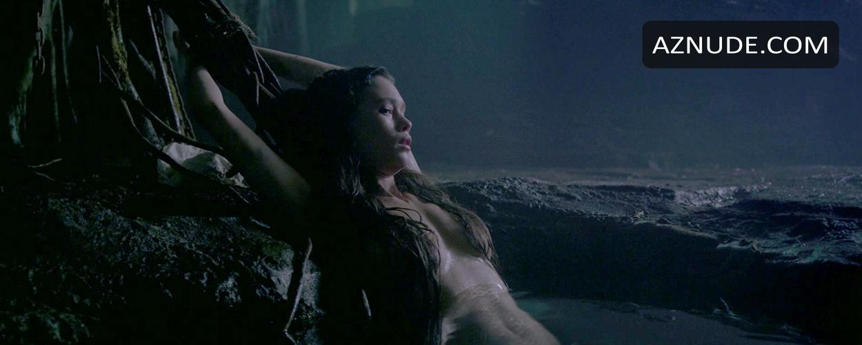 Astrid Berges Frisbey in Pirates Of The Caribbean: On Stranger Tides, photo 0
