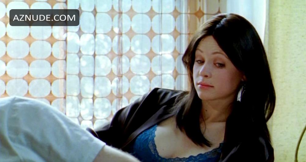 Thora Birch in Winter of Frozen Dreams, photo 3