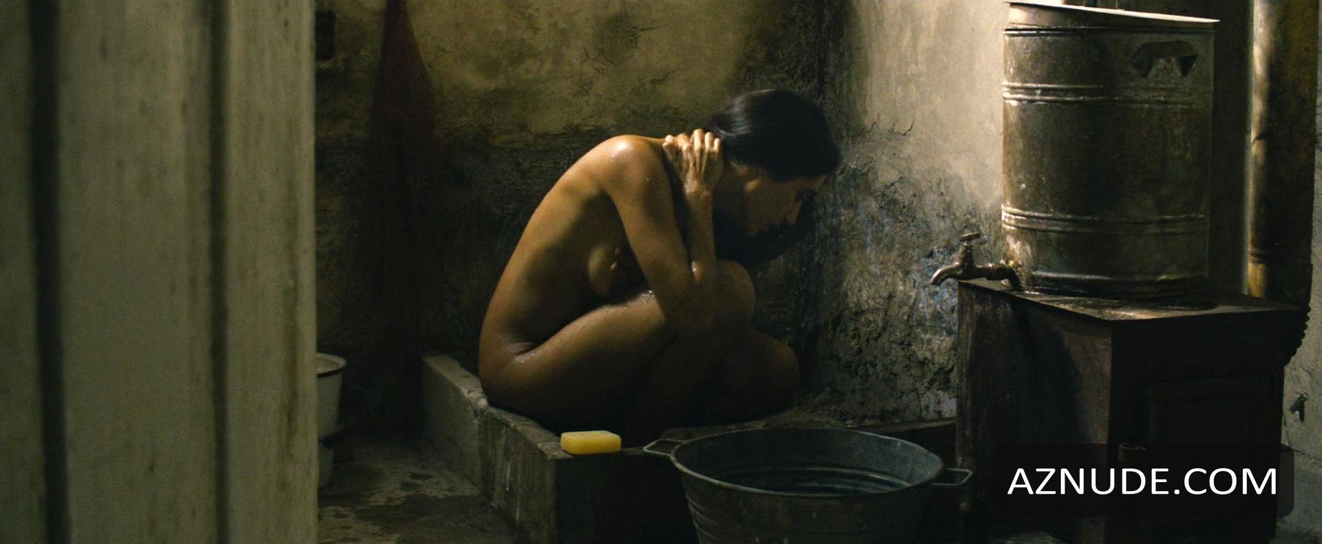 Golshifteh Farahani in The Patience Stone, photo 2