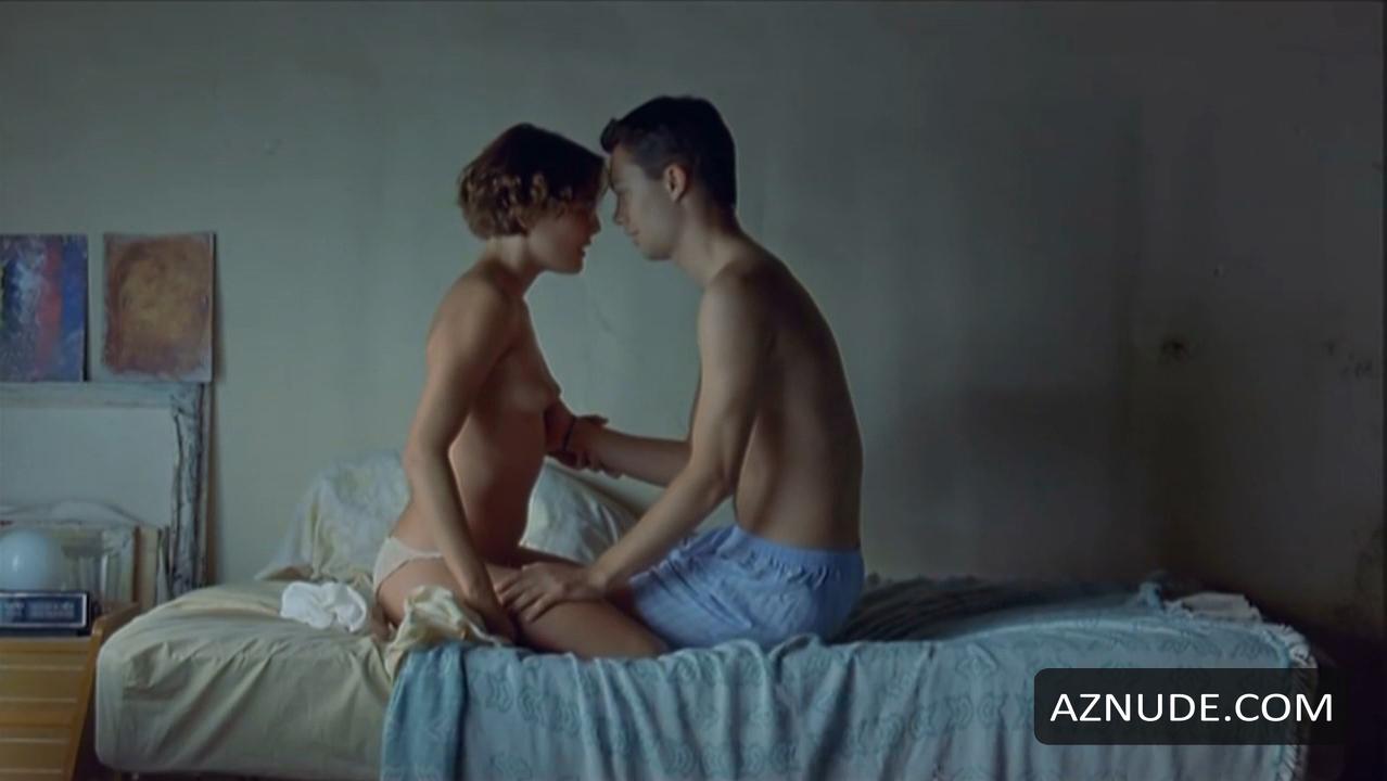 Adriana Ugarte in 3some, photo 38