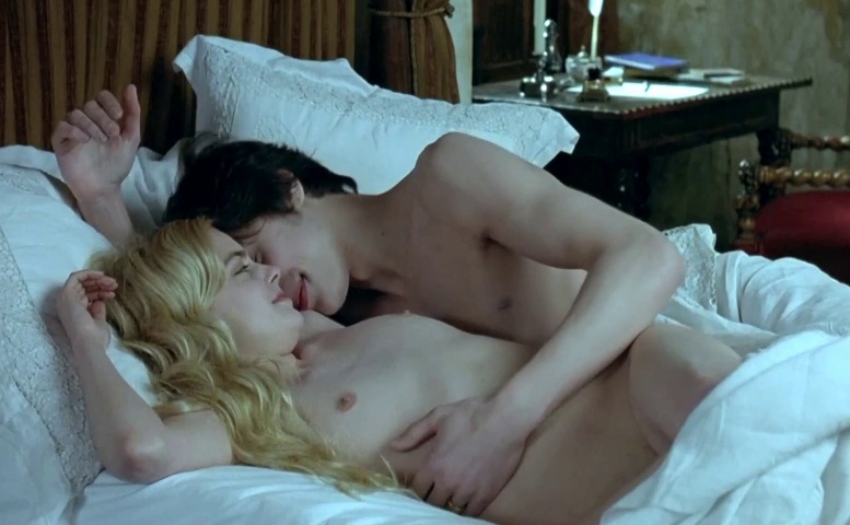 Roxane Mesquida in The Last Mistress, photo 3