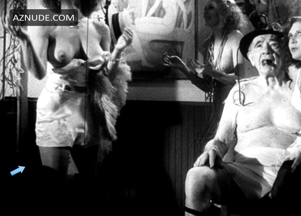 Tracy Hutchinson in Amazon Women On The Moon, photo 2