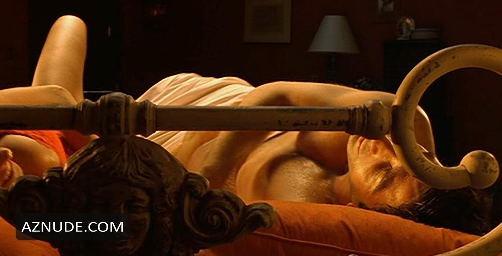Maria Grazia Cucinotta in Picking Up The Pieces, photo 1