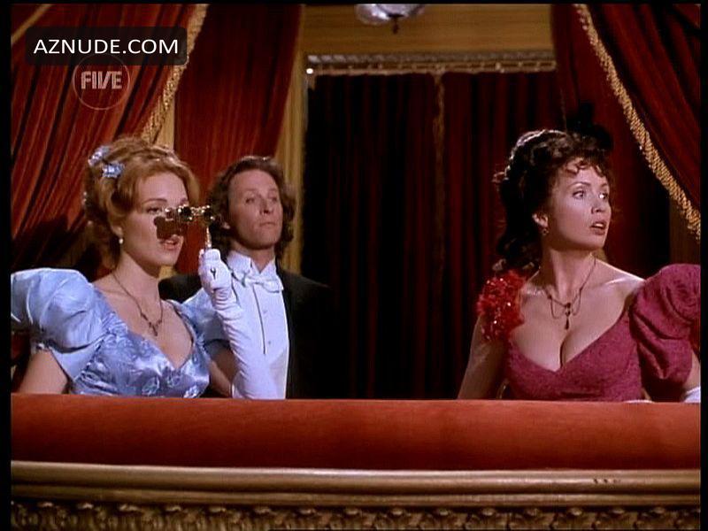 Lysette Anthony in Dracula: Dead And Loving It, photo 11