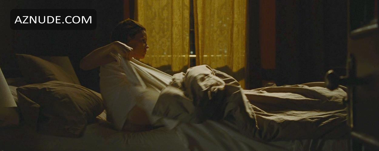 Hilary Swank in The Resident, photo 11