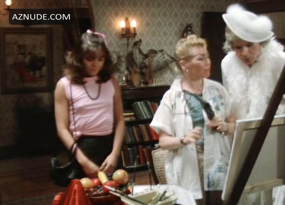 Donna Wilkes in Angel, photo 2
