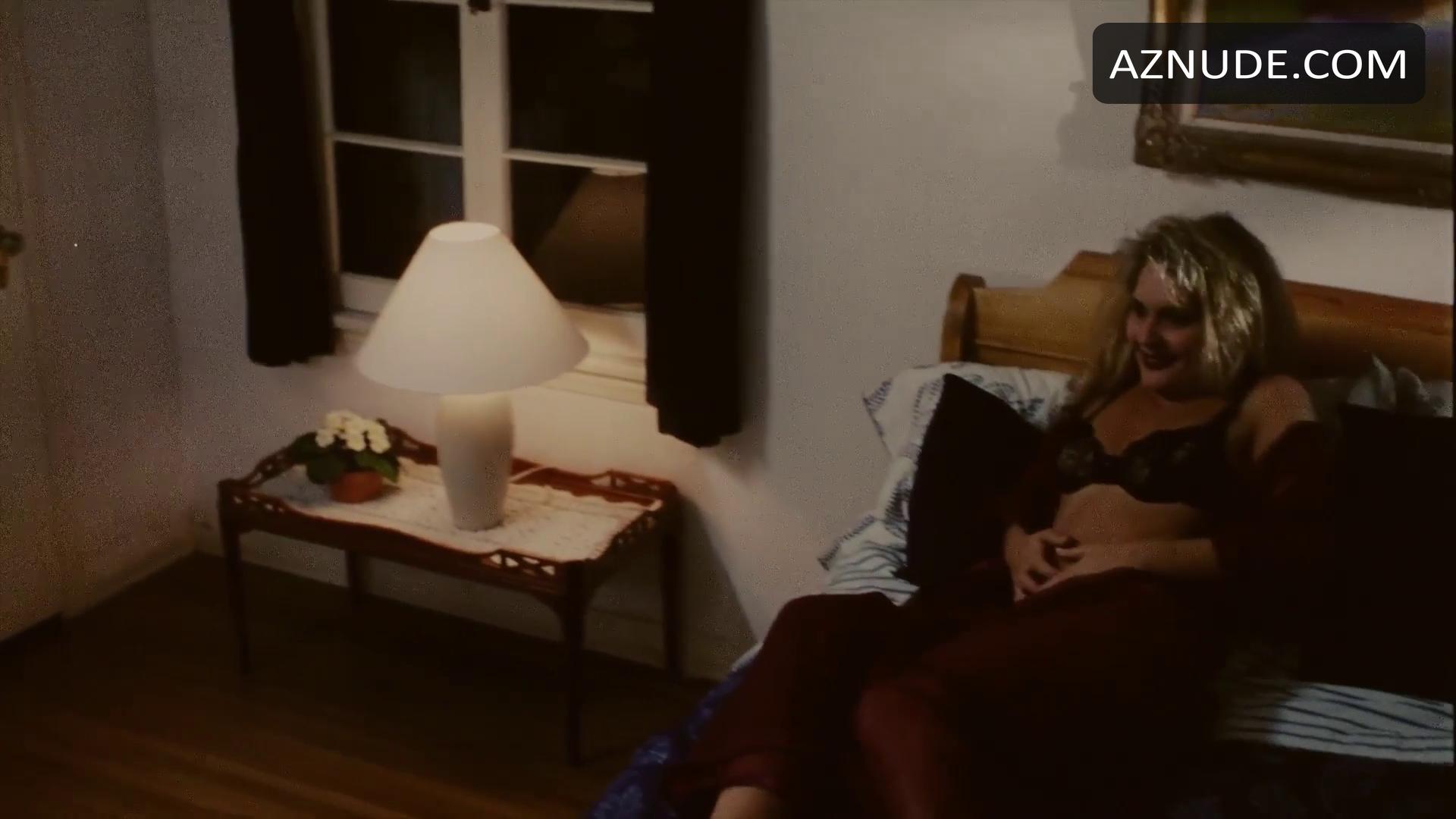 Michele Brin in Sins Of The Night, photo 6