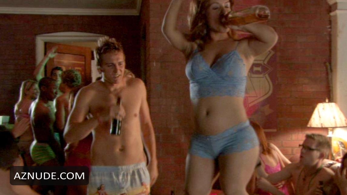 Mika Winkler in American Pie Presents The Naked Mile, photo 3