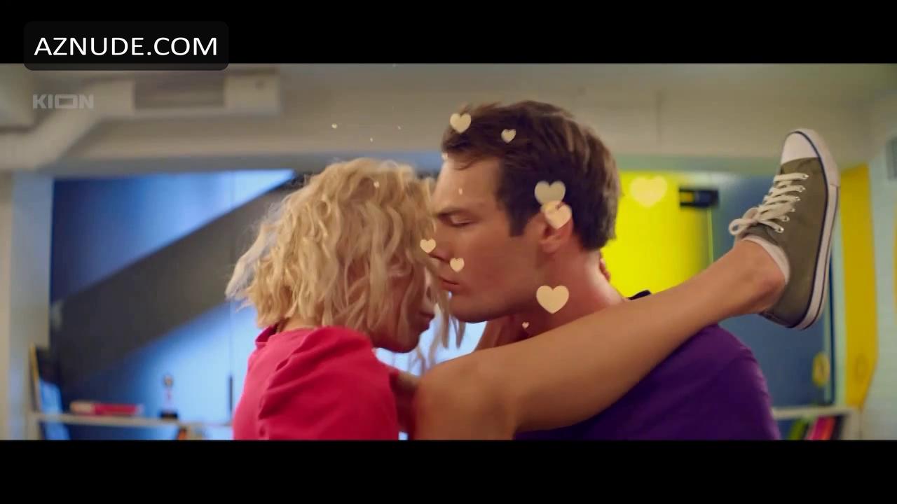 Alyona Mikhailova in Secrets Of Family Life, photo 21