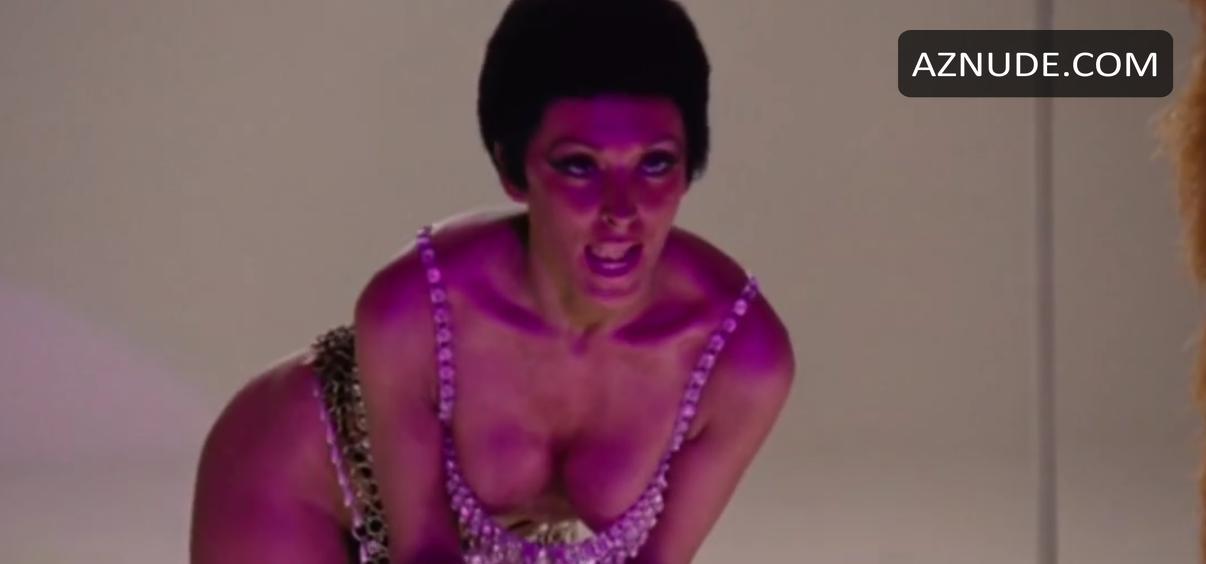 Nieves Navarro in Death Walks On High Heels, photo 13